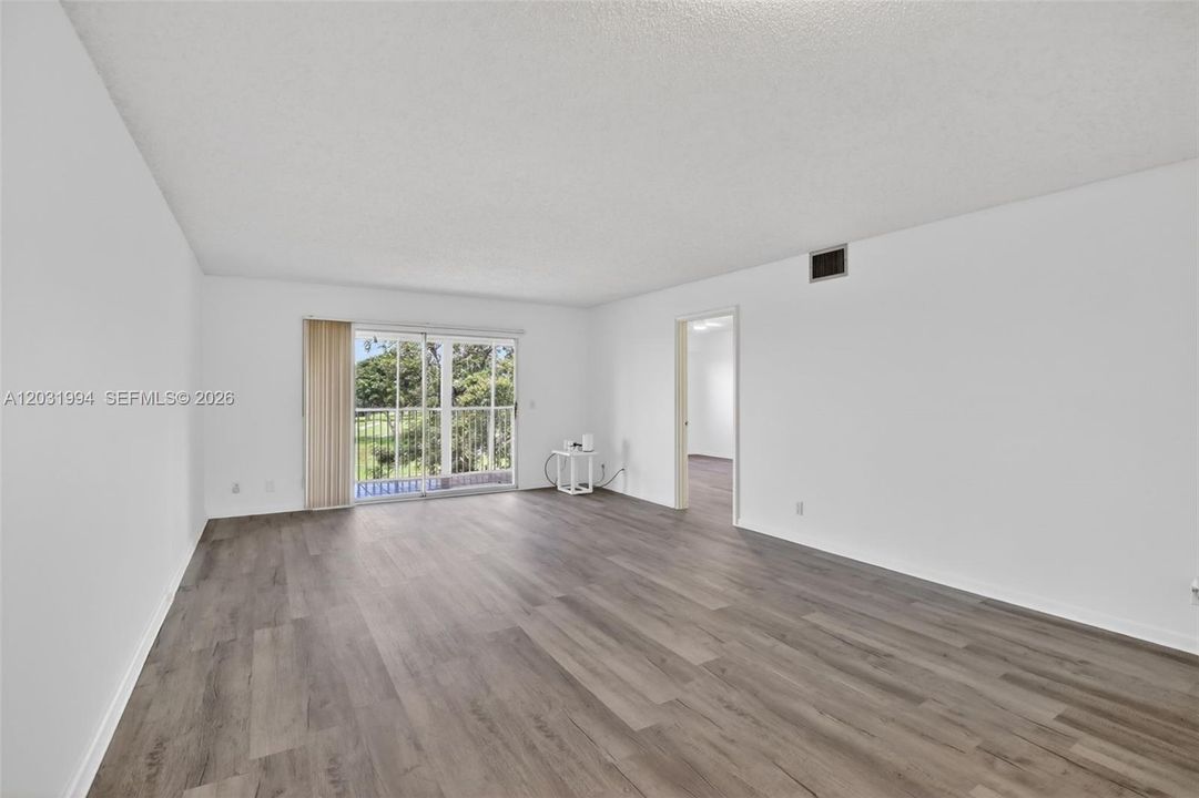 For Sale: $179,900 (2 beds, 2 baths, 1192 Square Feet)