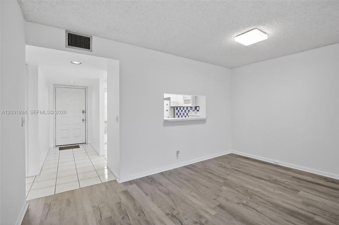 For Sale: $179,900 (2 beds, 2 baths, 1192 Square Feet)