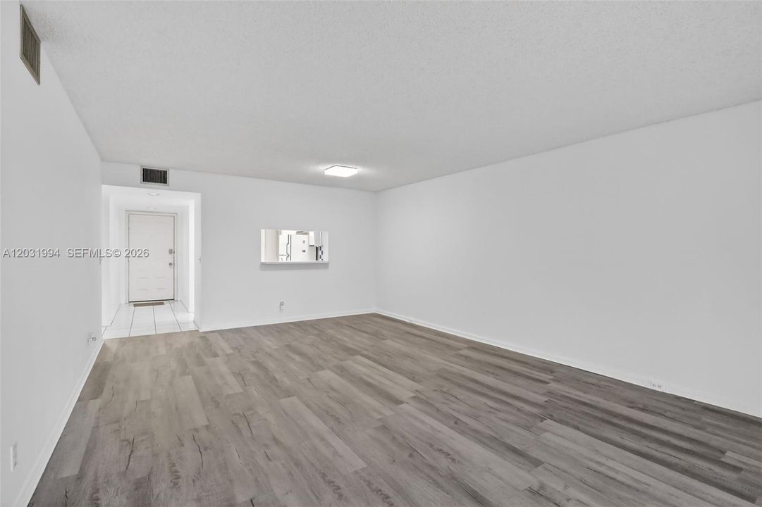 For Sale: $179,900 (2 beds, 2 baths, 1192 Square Feet)