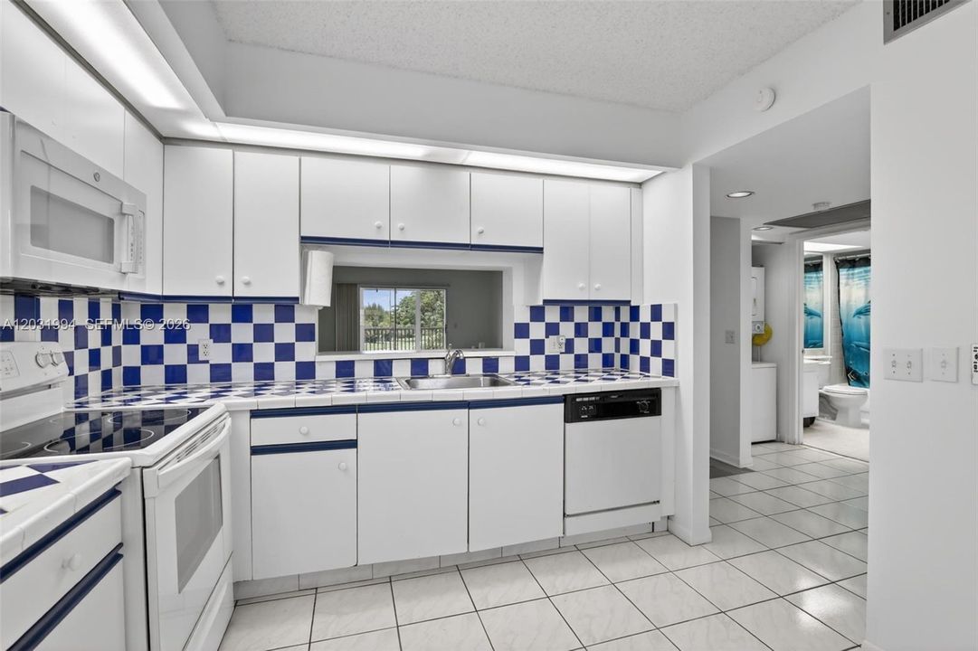 For Sale: $179,900 (2 beds, 2 baths, 1192 Square Feet)