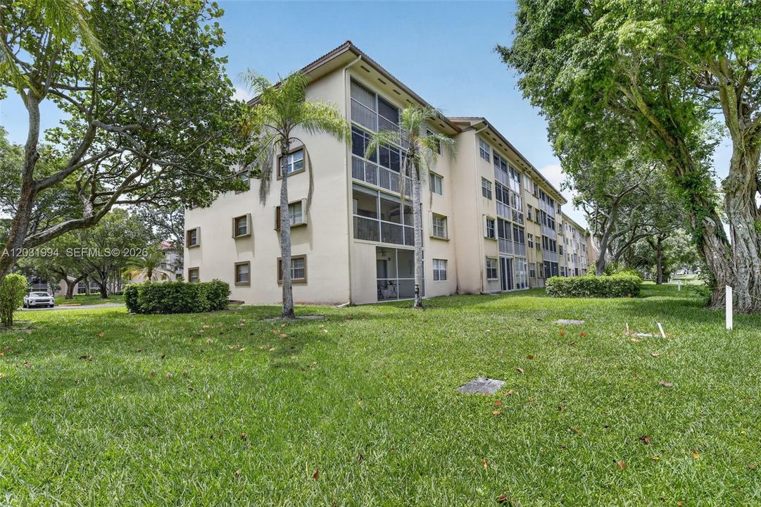 For Sale: $179,900 (2 beds, 2 baths, 1192 Square Feet)
