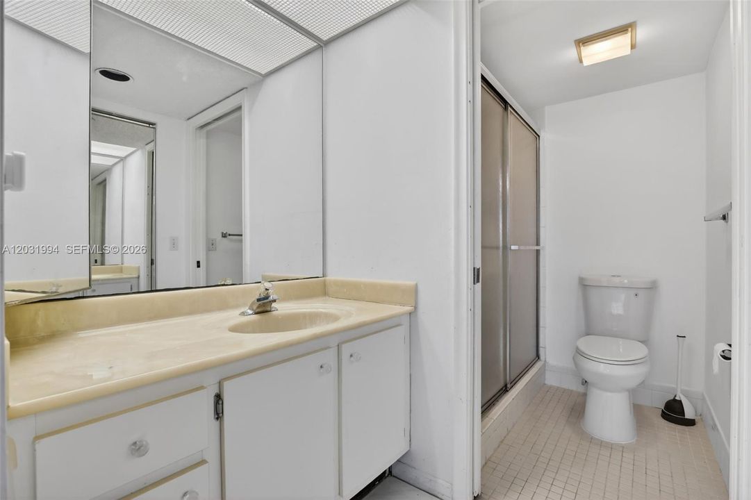 For Sale: $179,900 (2 beds, 2 baths, 1192 Square Feet)