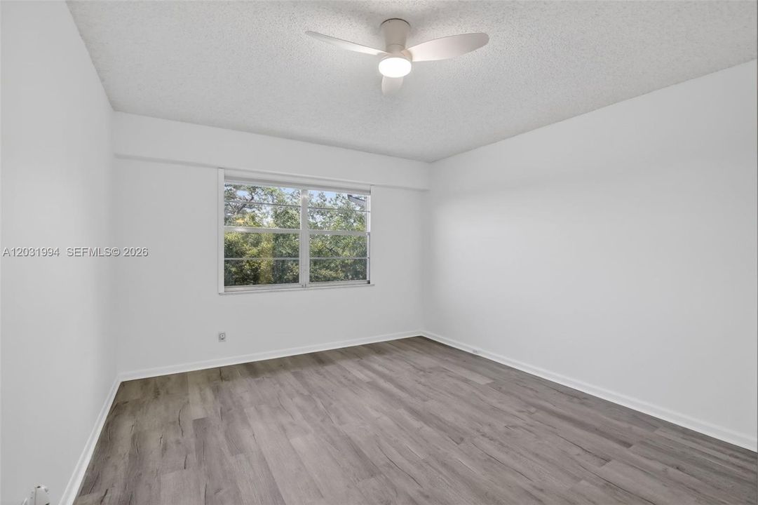 For Sale: $179,900 (2 beds, 2 baths, 1192 Square Feet)