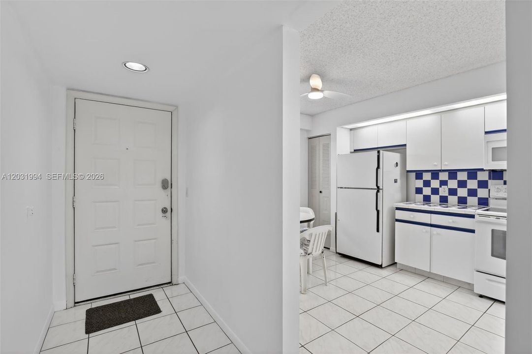 For Sale: $179,900 (2 beds, 2 baths, 1192 Square Feet)
