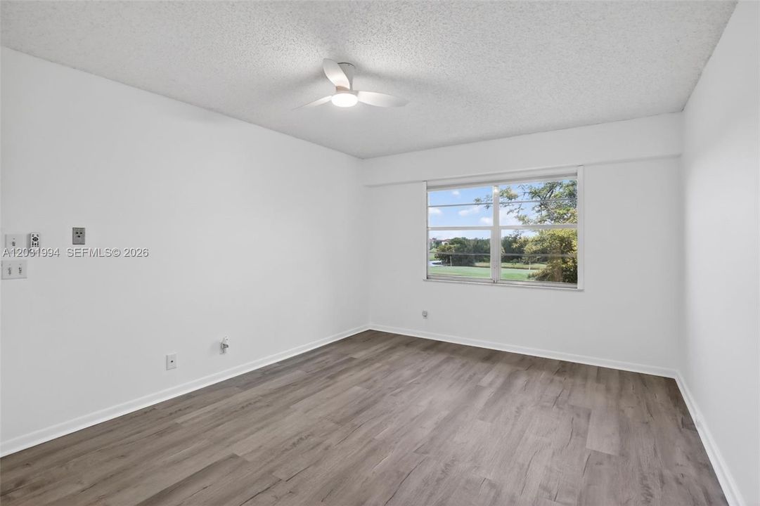 For Sale: $179,900 (2 beds, 2 baths, 1192 Square Feet)