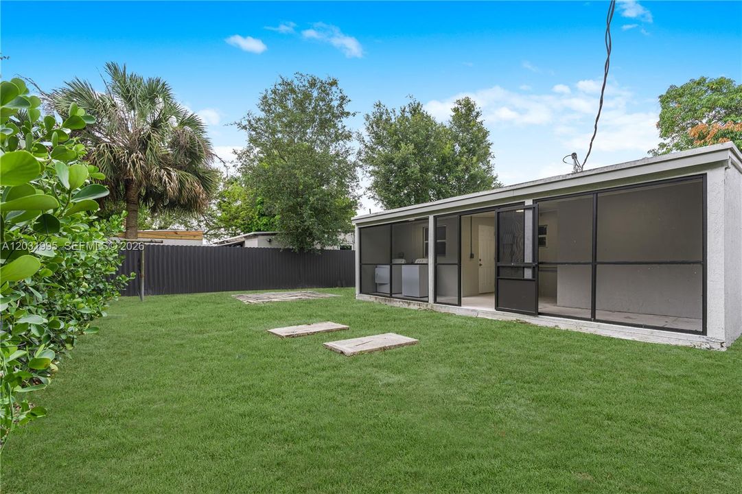 For Sale: $435,000 (4 beds, 2 baths, 810 Square Feet)