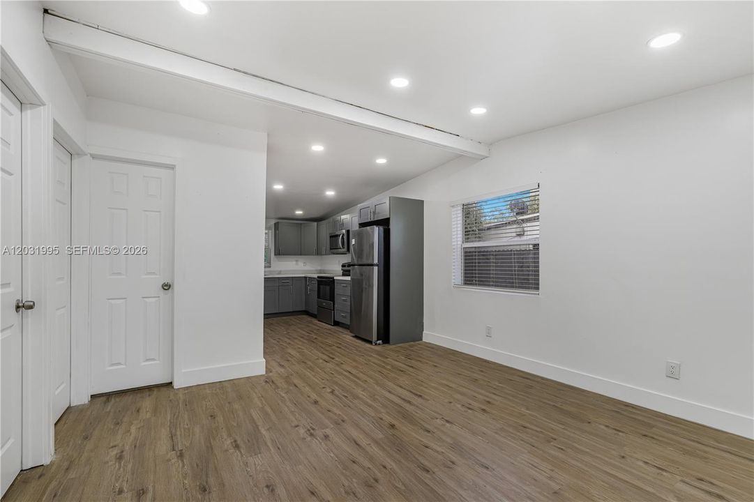 For Sale: $435,000 (4 beds, 2 baths, 810 Square Feet)