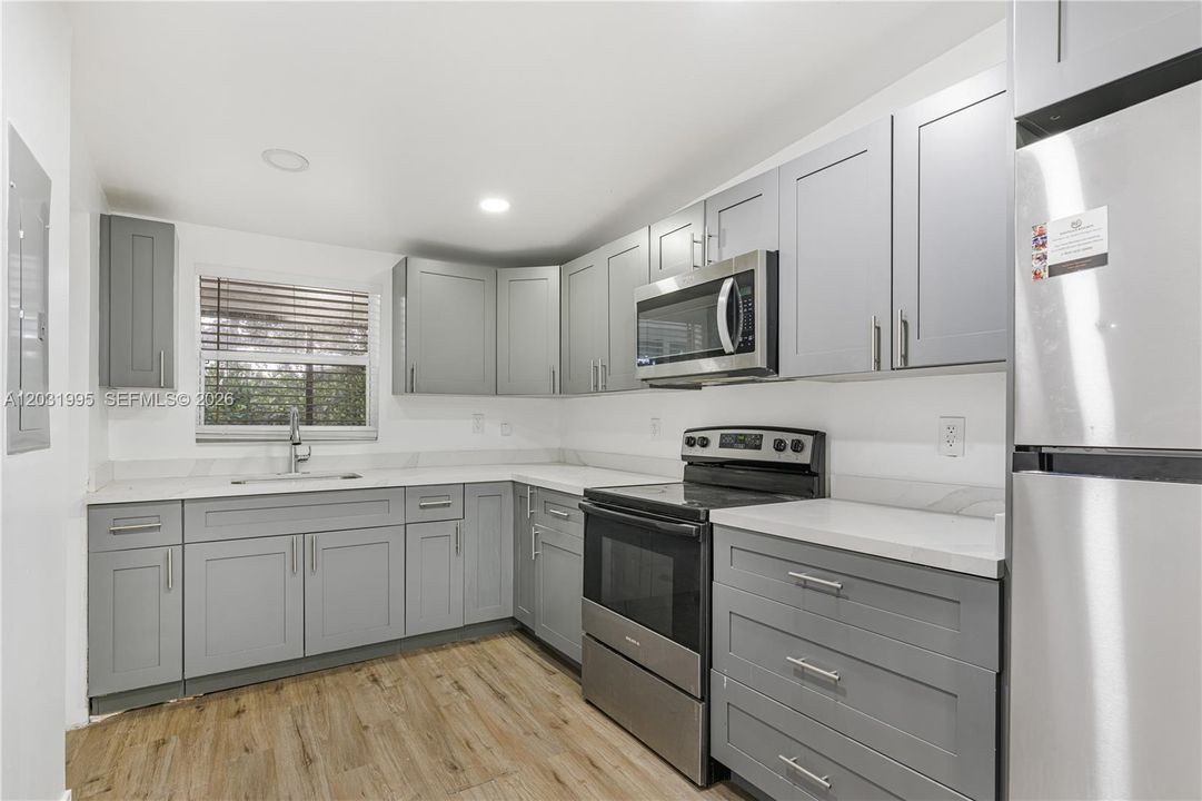 For Sale: $435,000 (4 beds, 2 baths, 810 Square Feet)