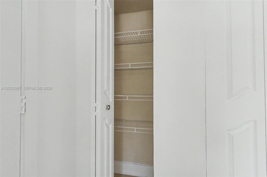 На продажу: $329,000 (1 спален, 1 ванн, 596 Квадратных фут)