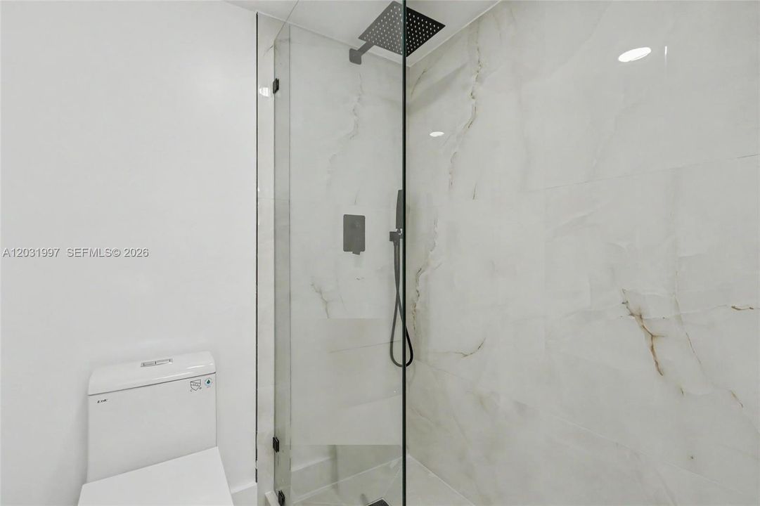 На продажу: $329,000 (1 спален, 1 ванн, 596 Квадратных фут)