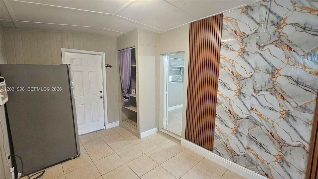 For Rent: $1,375 (1 beds, 1 baths, 550 Square Feet)