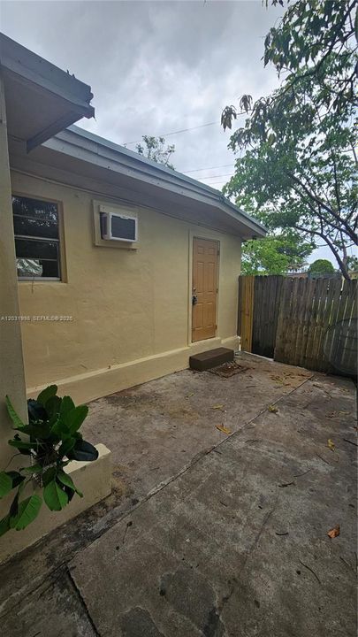 For Rent: $1,375 (1 beds, 1 baths, 550 Square Feet)