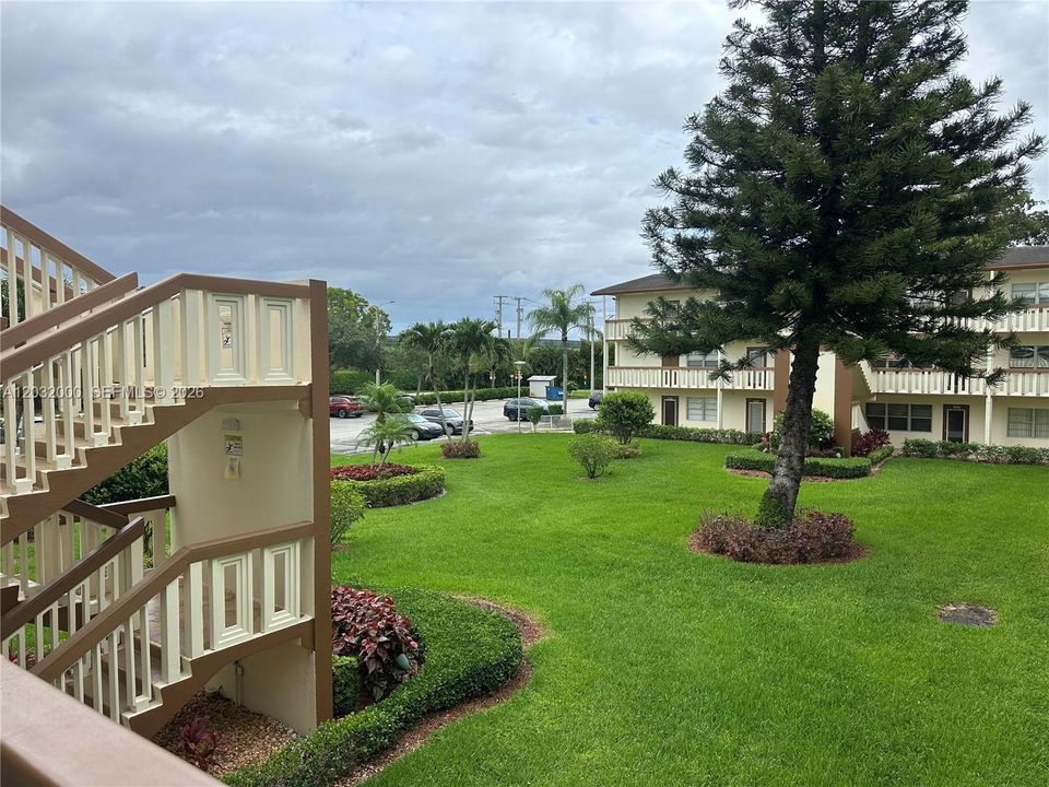 For Rent: $1,700 (2 beds, 1 baths, 840 Square Feet)