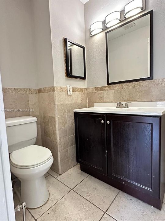 For Rent: $1,950 (2 beds, 2 baths, 970 Square Feet)