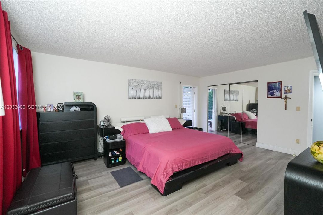 For Sale: $359,000 (3 beds, 2 baths, 1707 Square Feet)