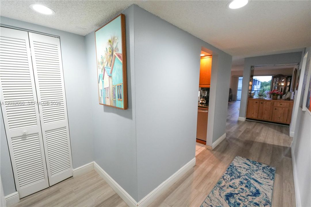 For Sale: $359,000 (3 beds, 2 baths, 1707 Square Feet)
