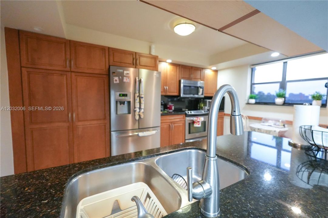 For Sale: $359,000 (3 beds, 2 baths, 1707 Square Feet)