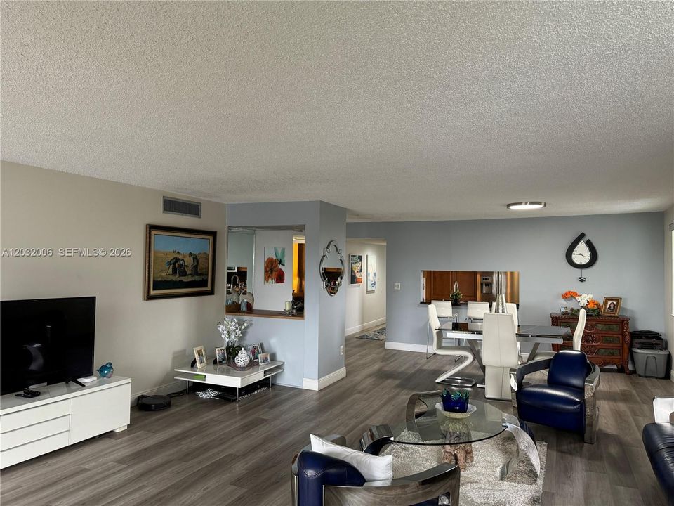 For Sale: $359,000 (3 beds, 2 baths, 1707 Square Feet)