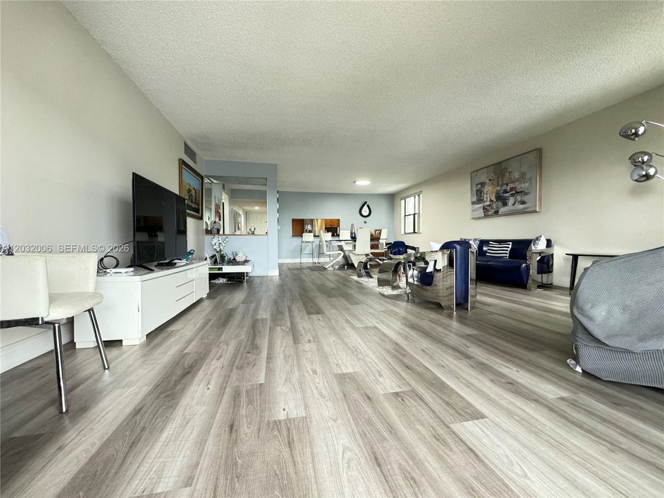 For Sale: $359,000 (3 beds, 2 baths, 1707 Square Feet)