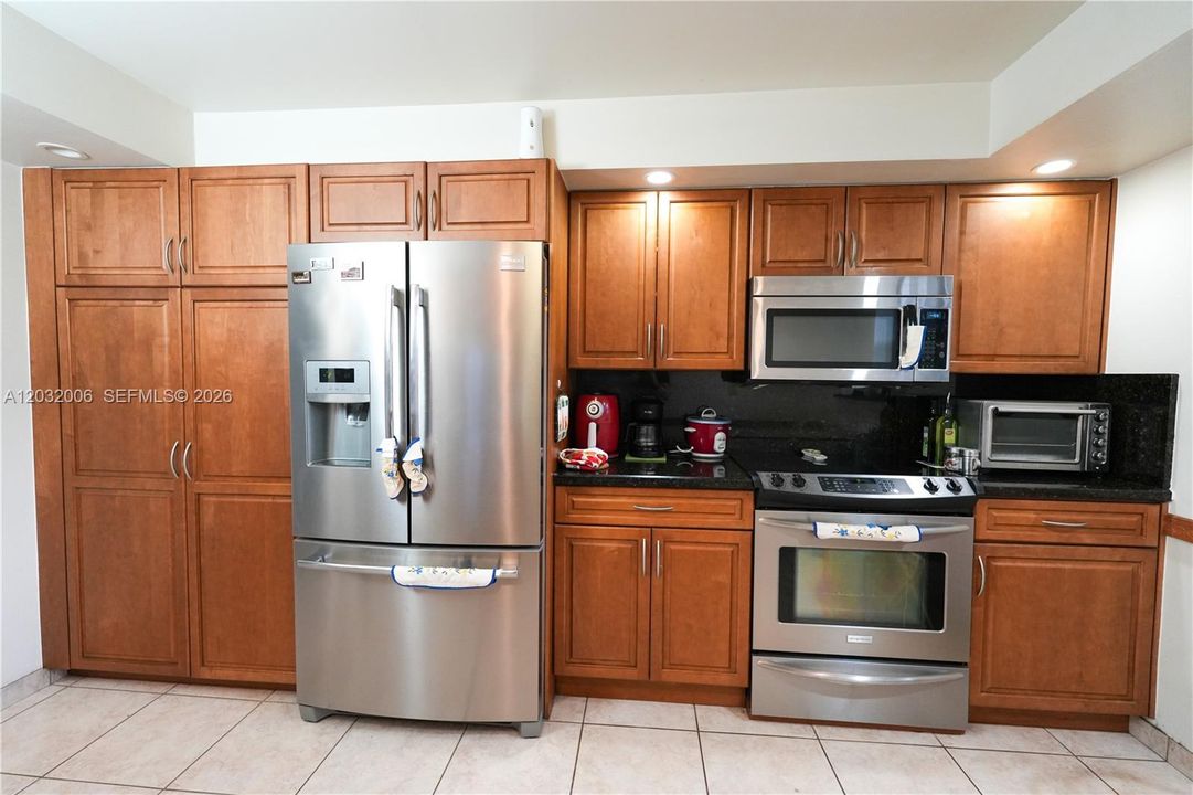 For Sale: $359,000 (3 beds, 2 baths, 1707 Square Feet)