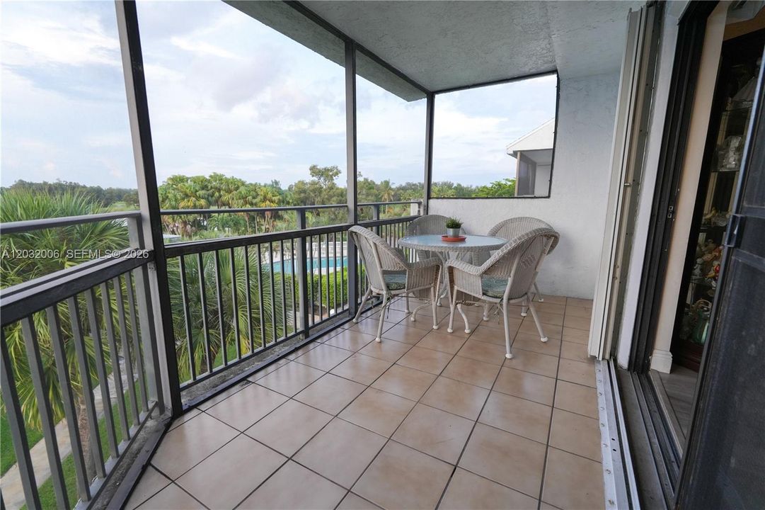 For Sale: $359,000 (3 beds, 2 baths, 1707 Square Feet)