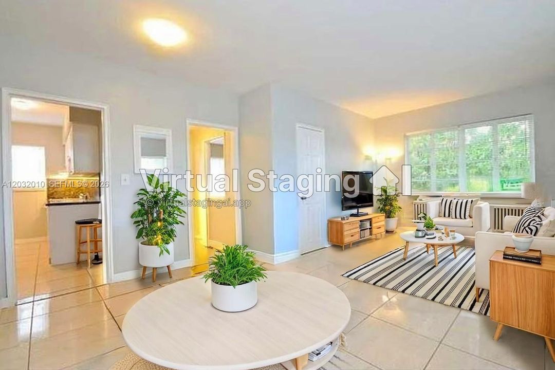 For Sale: $180,000 (1 beds, 1 baths, 577 Square Feet)
