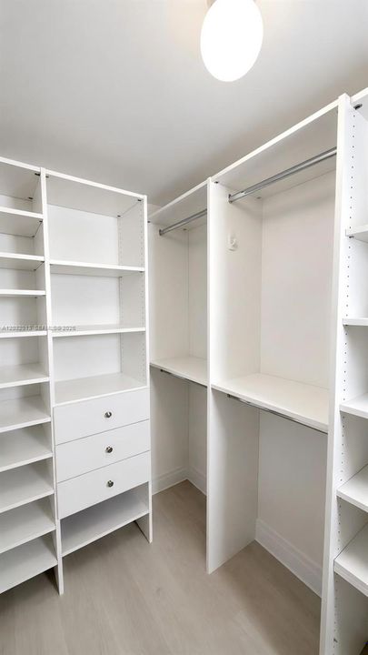 For Sale: $369,500 (2 beds, 2 baths, 989 Square Feet)