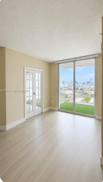 For Sale: $369,500 (2 beds, 2 baths, 989 Square Feet)