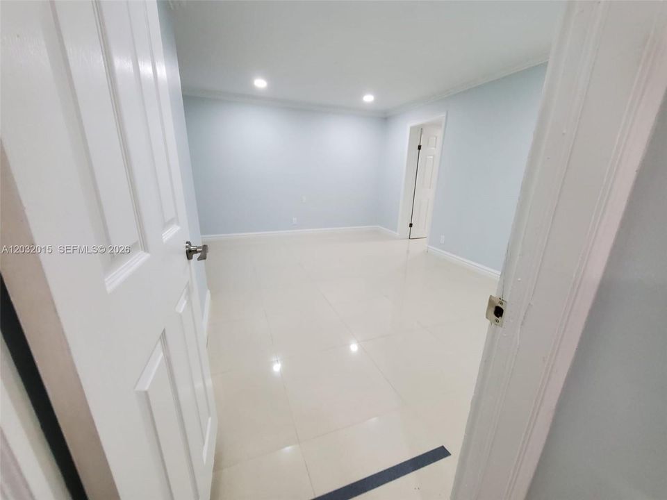 For Rent: $3,000 (3 beds, 2 baths, 1682 Square Feet)