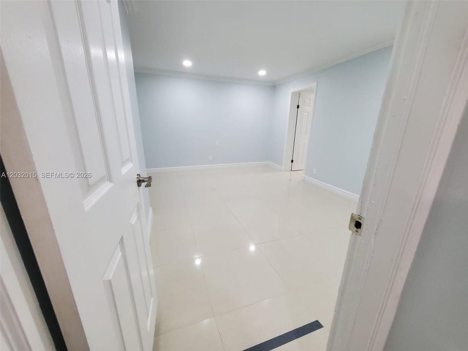 For Rent: $3,000 (3 beds, 2 baths, 1682 Square Feet)