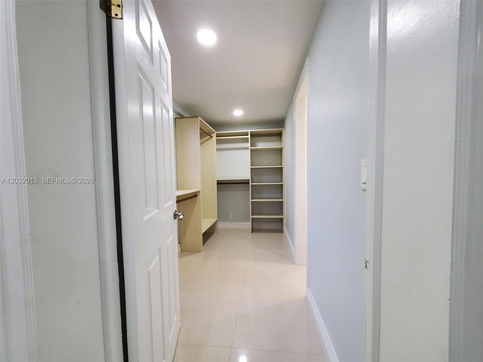 For Rent: $3,000 (3 beds, 2 baths, 1682 Square Feet)