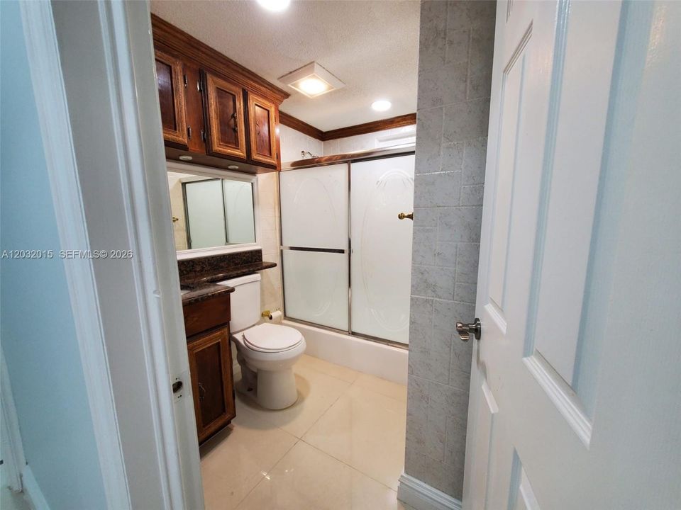 For Rent: $3,000 (3 beds, 2 baths, 1682 Square Feet)