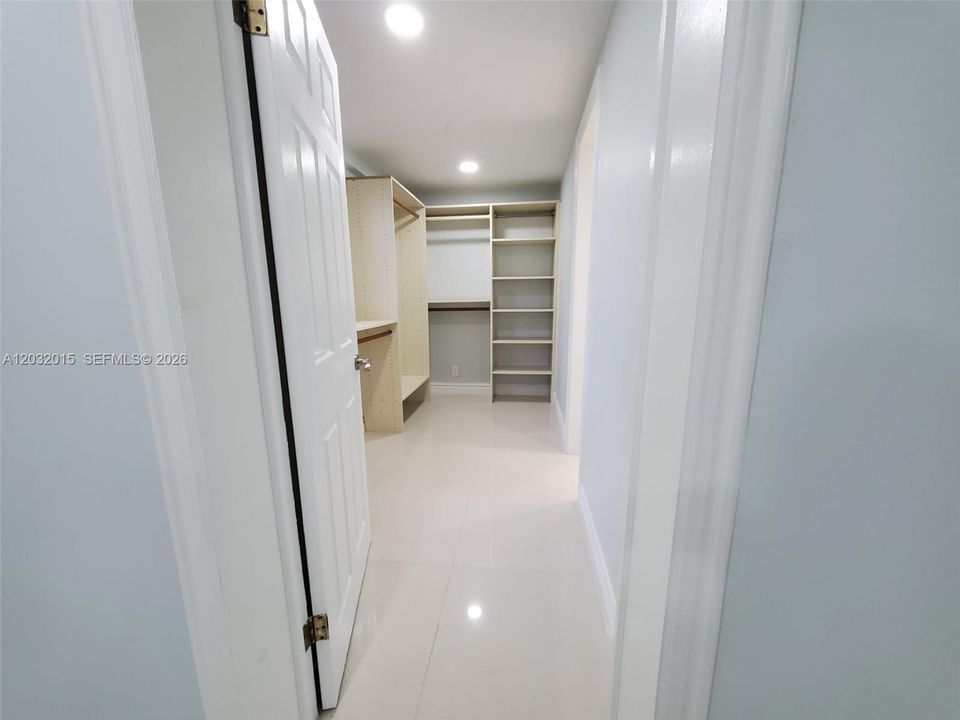 For Rent: $3,000 (3 beds, 2 baths, 1682 Square Feet)