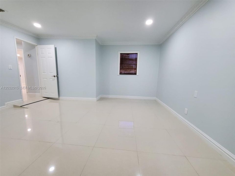 For Rent: $3,000 (3 beds, 2 baths, 1682 Square Feet)