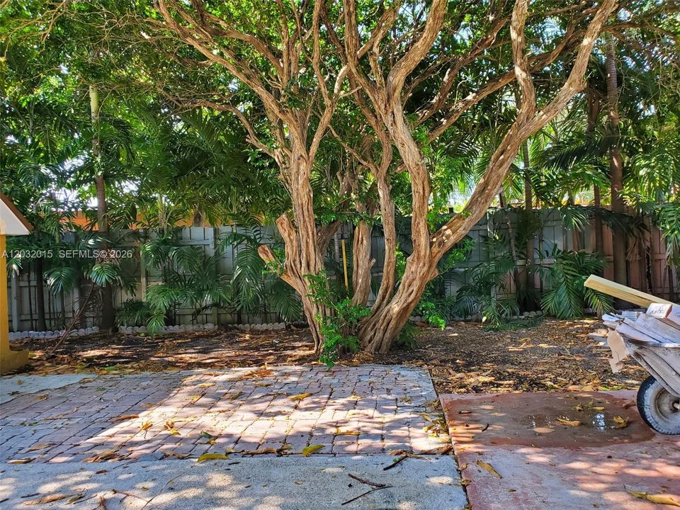 For Rent: $3,000 (3 beds, 2 baths, 1682 Square Feet)