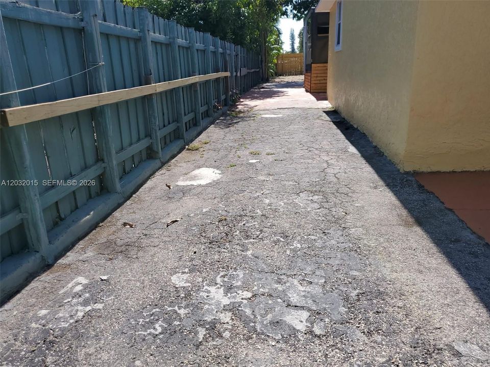 For Rent: $3,000 (3 beds, 2 baths, 1682 Square Feet)