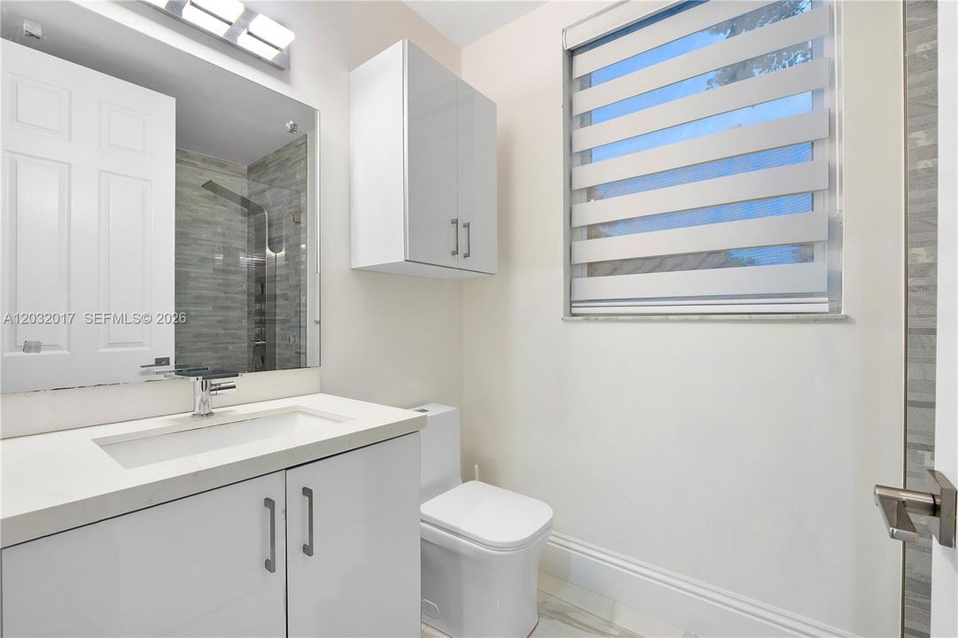 Bonus Room Bathtoom