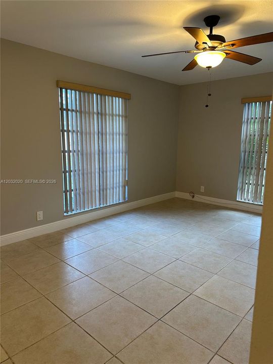 For Rent: $2,600 (2 beds, 1 baths, 795 Square Feet)