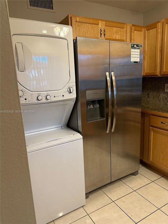 For Rent: $2,600 (2 beds, 1 baths, 795 Square Feet)