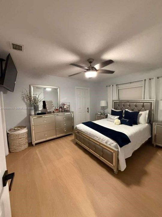 For Rent: $3,100 (3 beds, 2 baths, 1061 Square Feet)