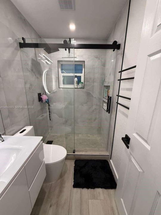 For Rent: $3,100 (3 beds, 2 baths, 1061 Square Feet)