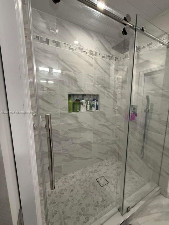 For Rent: $3,100 (3 beds, 2 baths, 1061 Square Feet)