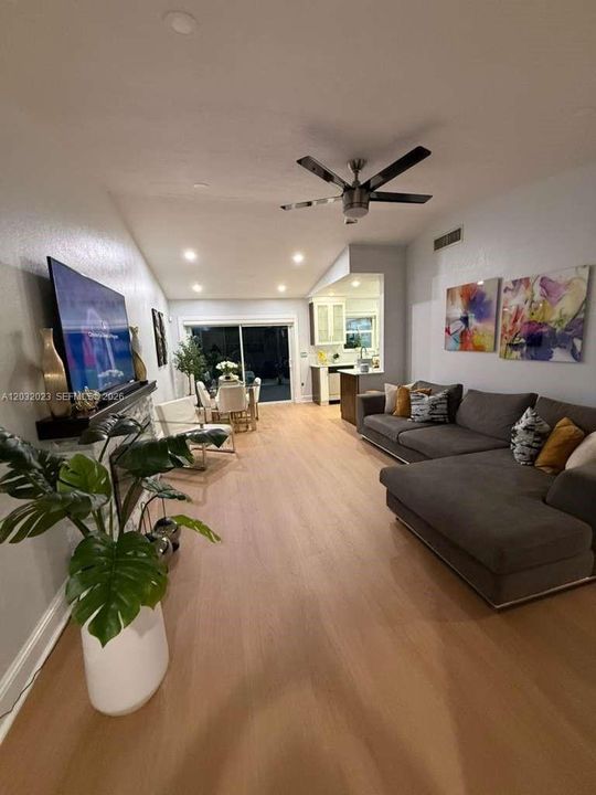 For Rent: $3,100 (3 beds, 2 baths, 1061 Square Feet)