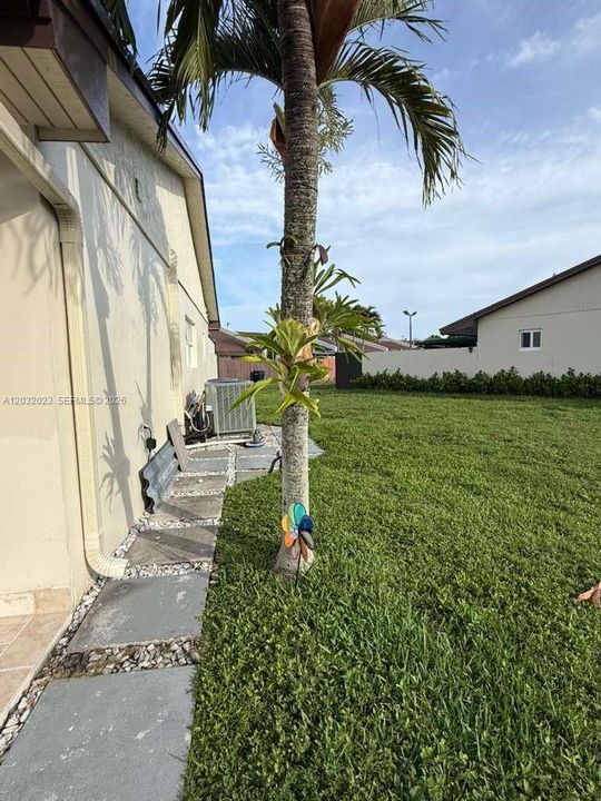 For Rent: $3,100 (3 beds, 2 baths, 1061 Square Feet)