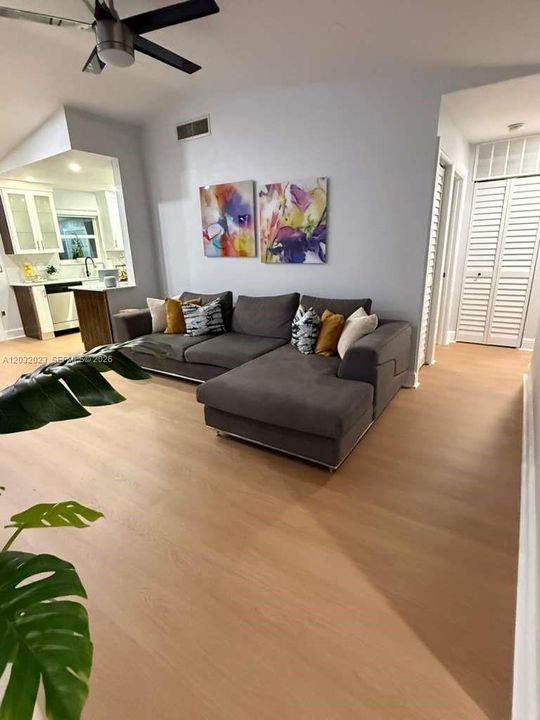 For Rent: $3,100 (3 beds, 2 baths, 1061 Square Feet)