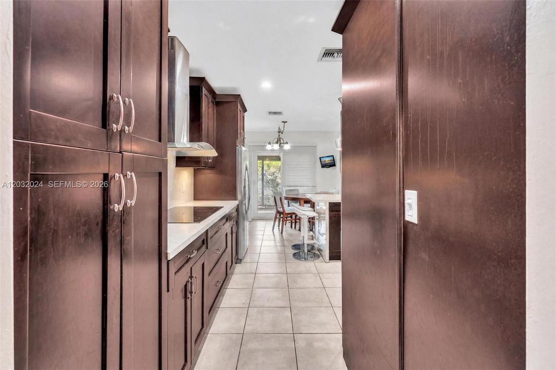 For Sale: $1,299,999 (4 beds, 2 baths, 2720 Square Feet)