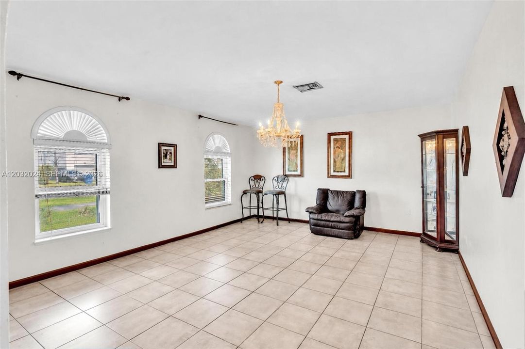 For Sale: $1,299,999 (4 beds, 2 baths, 2720 Square Feet)
