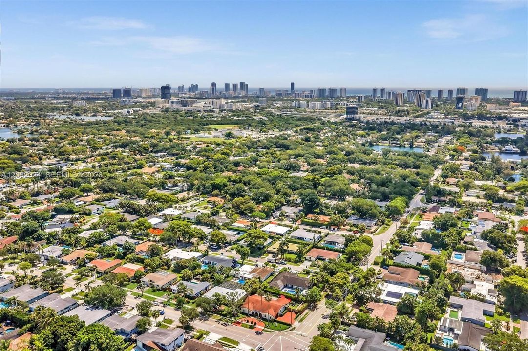 For Sale: $1,299,999 (4 beds, 2 baths, 2720 Square Feet)