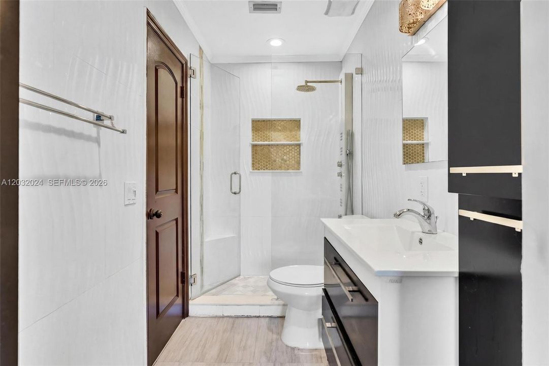 For Sale: $1,299,999 (4 beds, 2 baths, 2720 Square Feet)