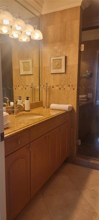 В аренду: $10,000 (5 спален, 4 ванн, 2922 Квадратных фут)